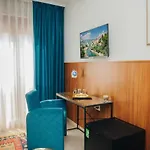 - Lejla 3*