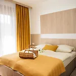 - Lejla Hotel 3*