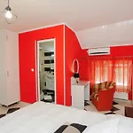 - Lejla Hotel