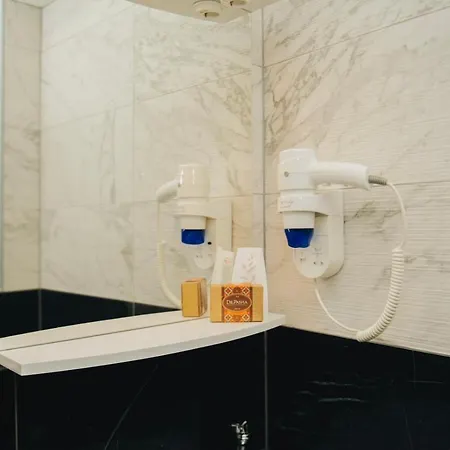 - Lejla Hotel 3*