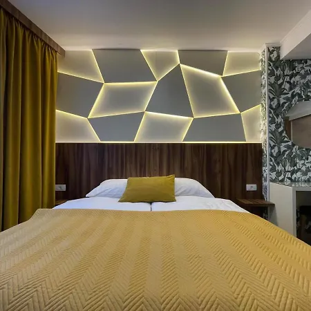 - Lejla Hotel 3*