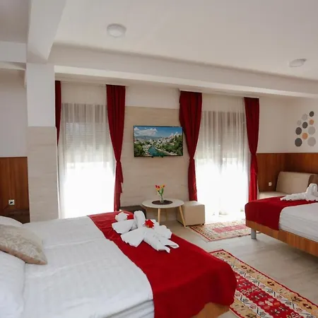 - Lejla Hotel 3*