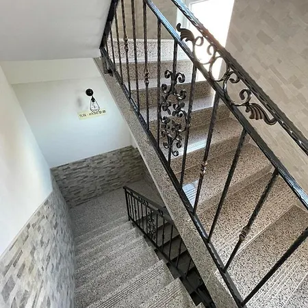 - Lejla