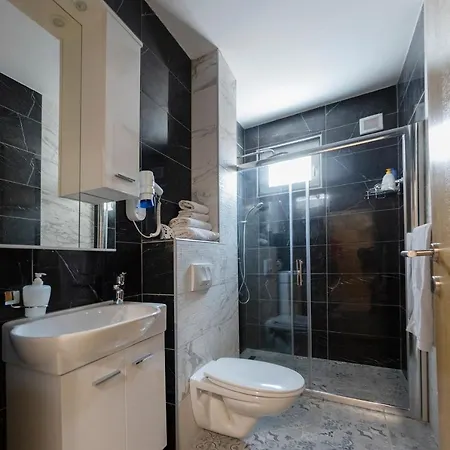 - Lejla 3* Mostar