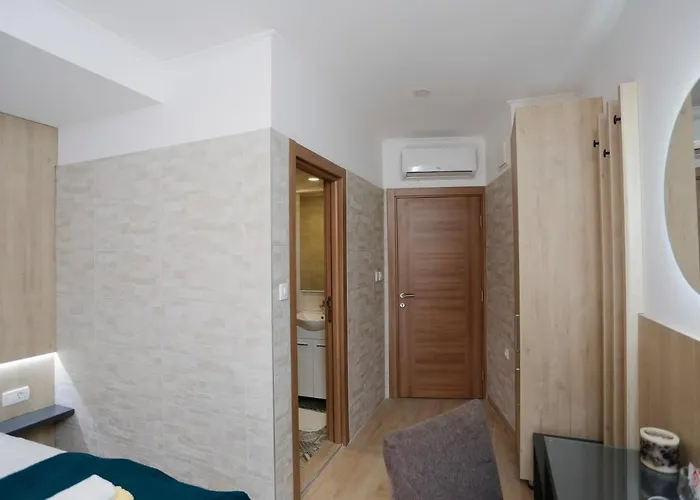 - Lejla 莫斯塔尔