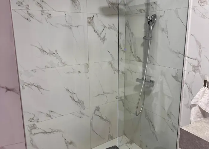 - Lejla 莫斯塔尔